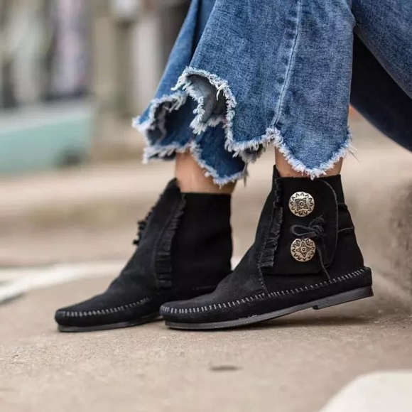 Minnetonka Two Button Ankle Boot Moccasin | Sz 9 - Picture 7 of 8